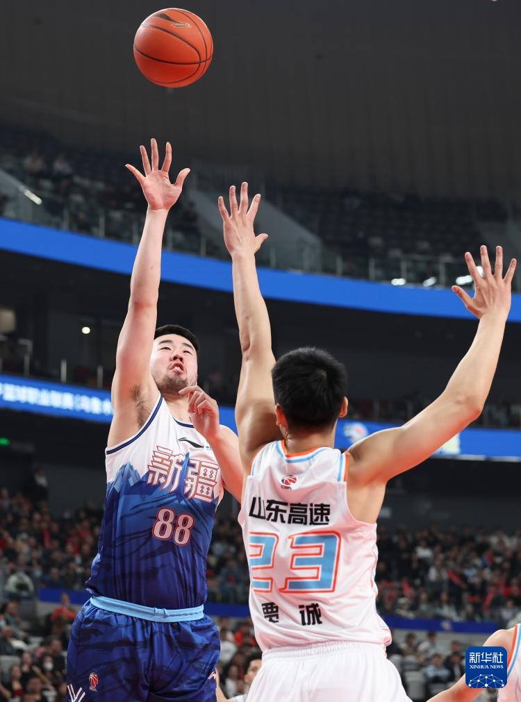 kaiyun_新疆广汇CBA稳胜山东高速，阿不都沙拉木全面发挥(新疆cba球员阿不都沙拉木)